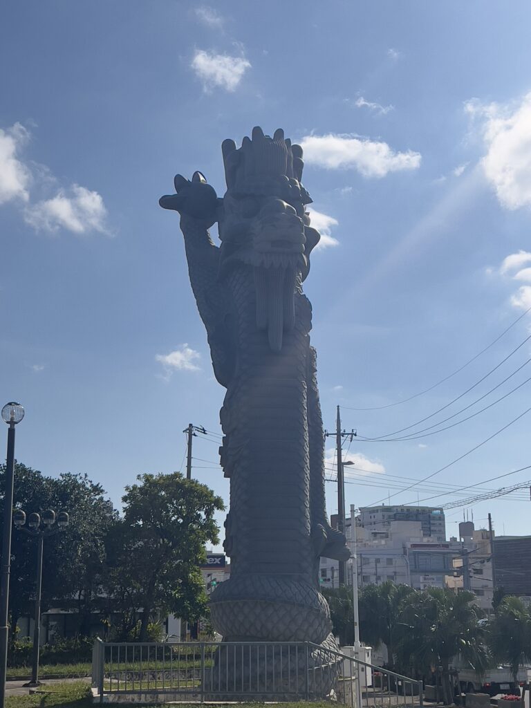 色んな意味で有名な龍柱