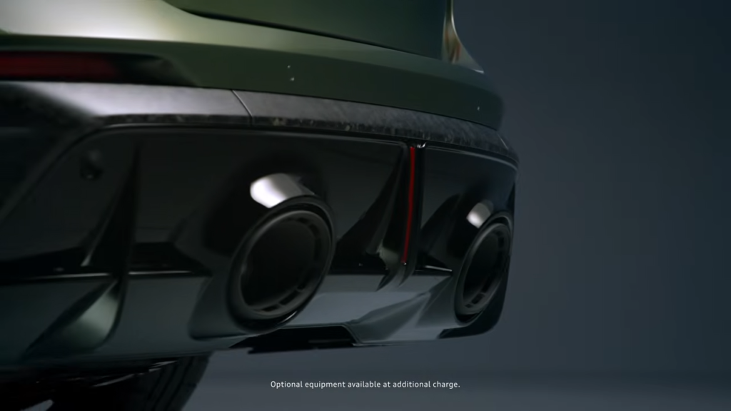 新型Audi RS5　大型テールパイプ