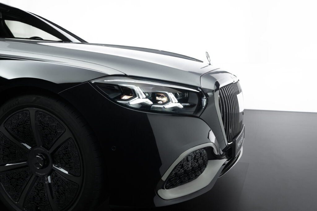 Mercedes-Maybach S 580 Night Series
Exterior in obsidian black metallic/mojave silver metallic
Interior in MANUFAKTUR deep white/black pearl