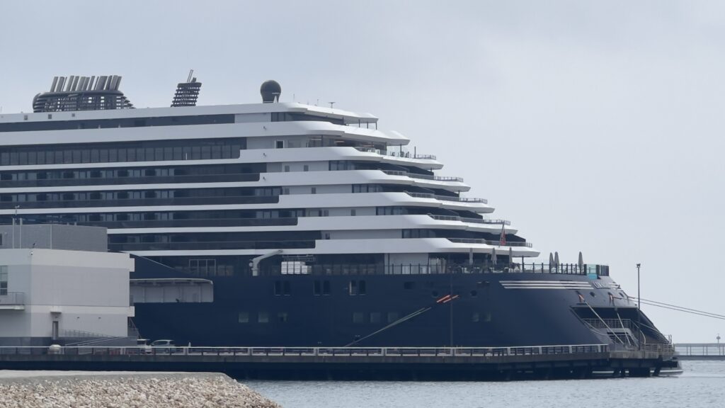 ルミナーラ船尾のマリーナ・テラス付近